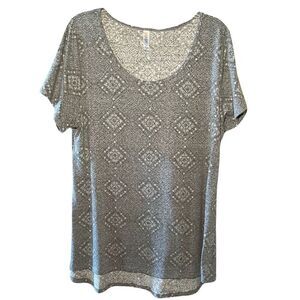 Lularoe Classic Tee